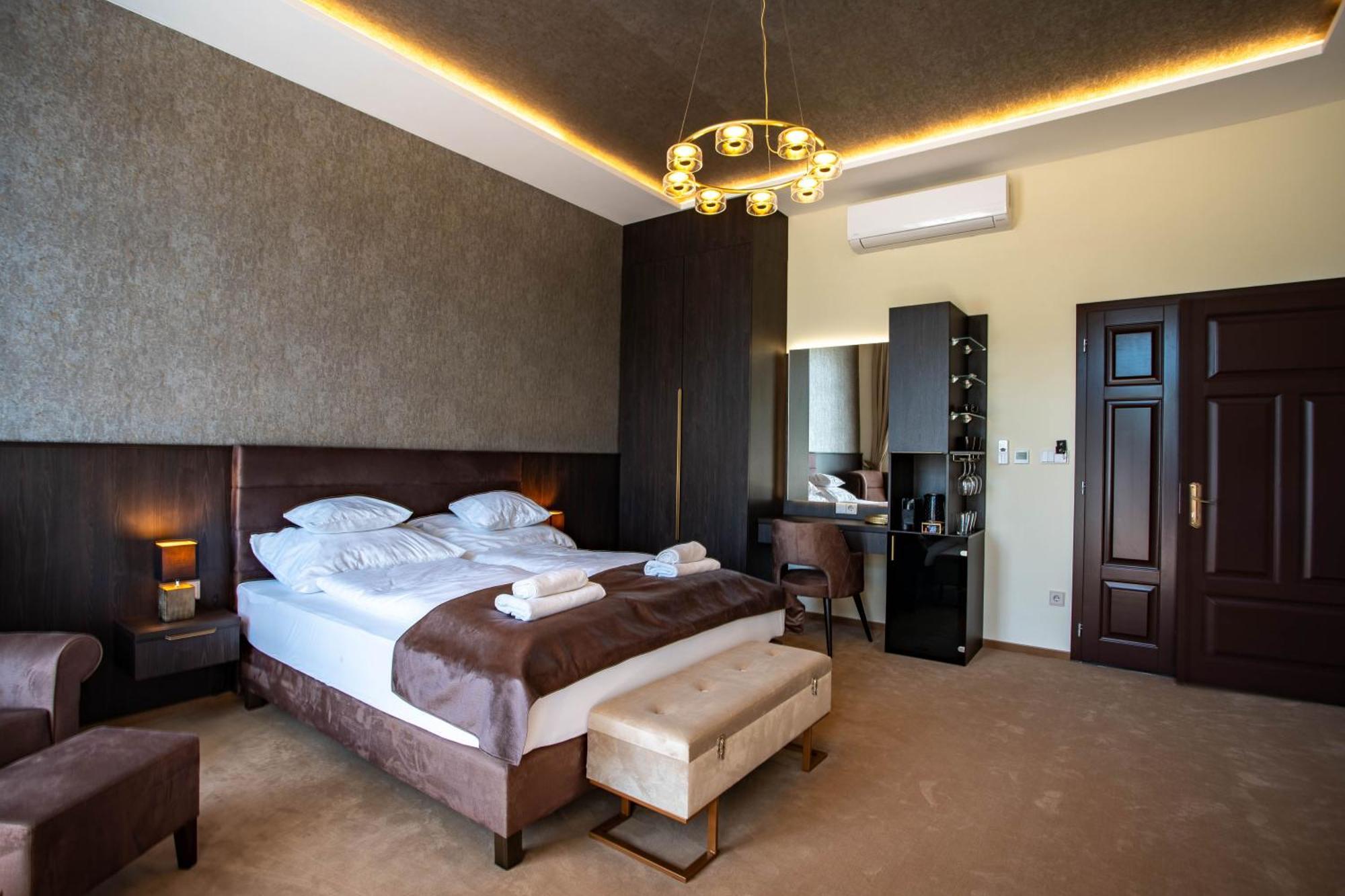 Voeroesko Villa -Elnoeki Szauna Es Jakuzzi Hasznalattal Балатональмади Экстерьер фото